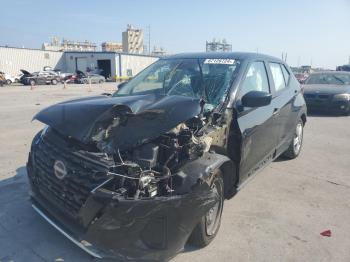  Salvage Nissan Kicks