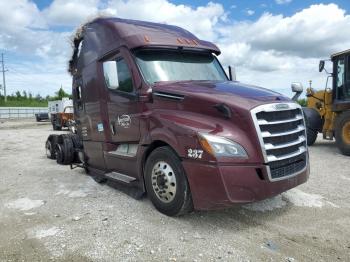  Salvage Freightliner Cascadia 1