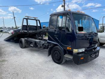  Salvage Nissan Diesel Ud2300