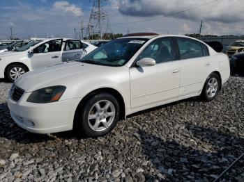  Salvage Nissan Altima