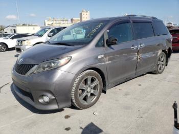  Salvage Toyota Sienna