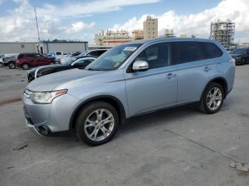  Salvage Mitsubishi Outlander