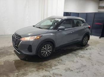  Salvage Nissan Kicks