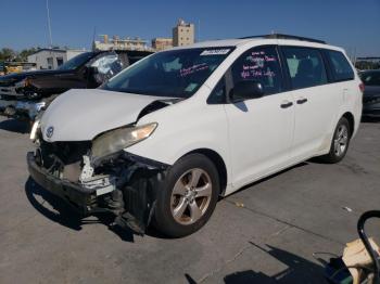  Salvage Toyota Sienna