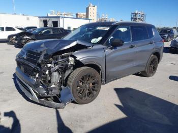  Salvage Mitsubishi Outlander