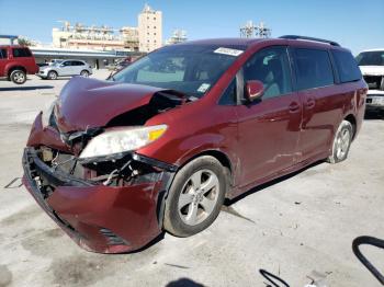  Salvage Toyota Sienna