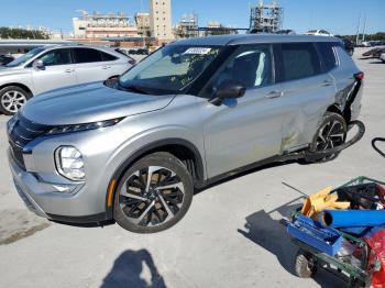  Salvage Mitsubishi Outlander