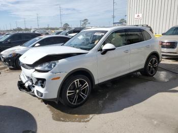  Salvage Porsche Cayenne