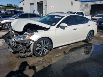  Salvage Nissan Altima