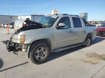  Salvage Chevrolet Avalanche