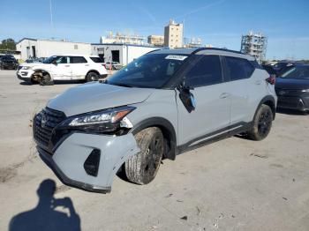  Salvage Nissan Kicks