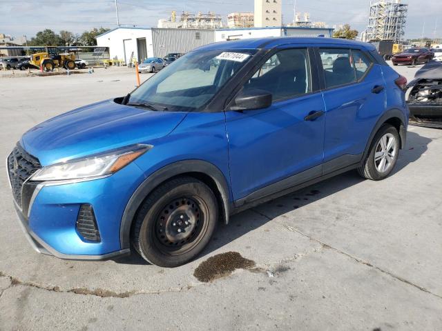  Salvage Nissan Kicks