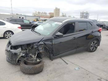  Salvage Nissan Kicks