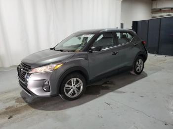  Salvage Nissan Kicks