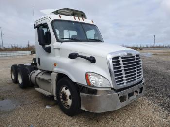  Salvage Freightliner Cascadia 1