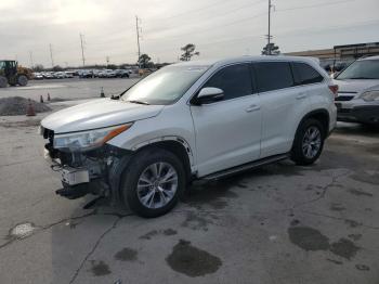  Salvage Toyota Highlander