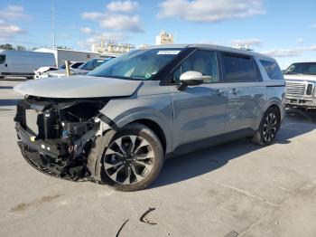  Salvage Kia Carnival