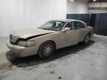  Salvage Lincoln Towncar