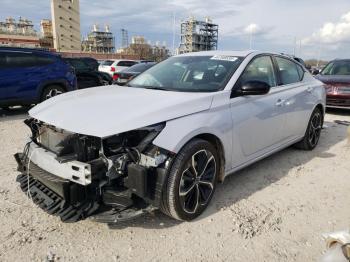  Salvage Nissan Altima