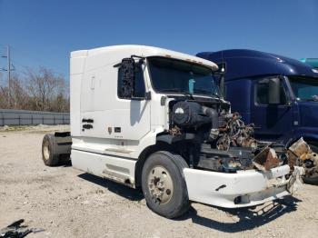  Salvage Volvo Vn