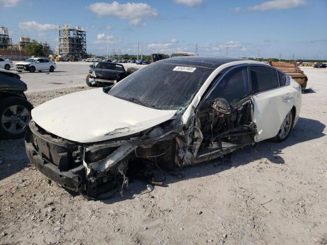  Salvage Nissan Maxima