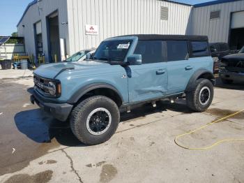  Salvage Ford Bronco