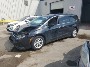  Salvage Chrysler Pacifica