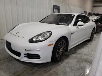  Salvage Porsche Panamera