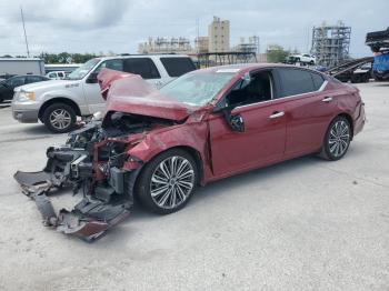  Salvage Nissan Altima