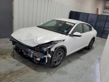  Salvage Kia K4 Lx