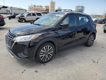  Salvage Nissan Kicks