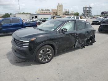  Salvage Nissan Kicks
