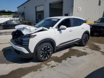  Salvage Nissan Kicks
