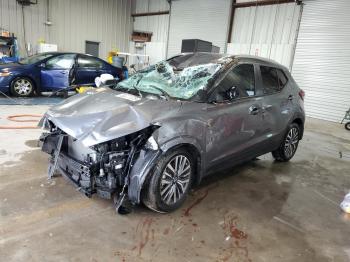  Salvage Nissan Kicks