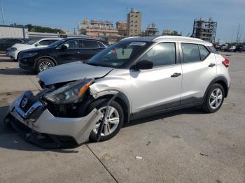  Salvage Nissan Kicks