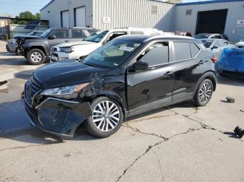  Salvage Nissan Kicks