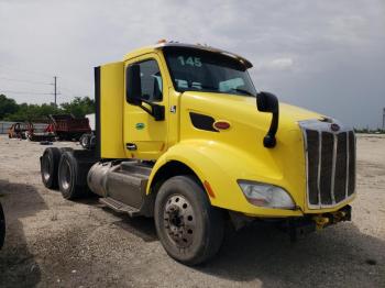  Salvage Peterbilt 579