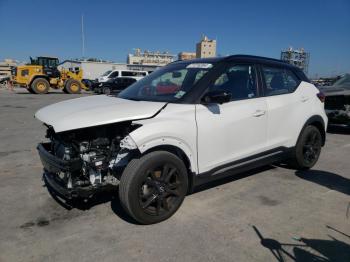  Salvage Nissan Kicks