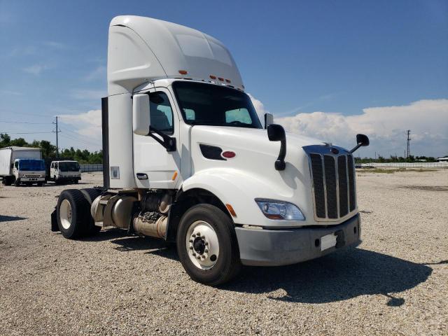  Salvage Peterbilt 579