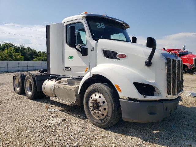  Salvage Peterbilt 579