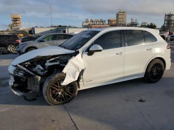  Salvage Porsche Cayenne