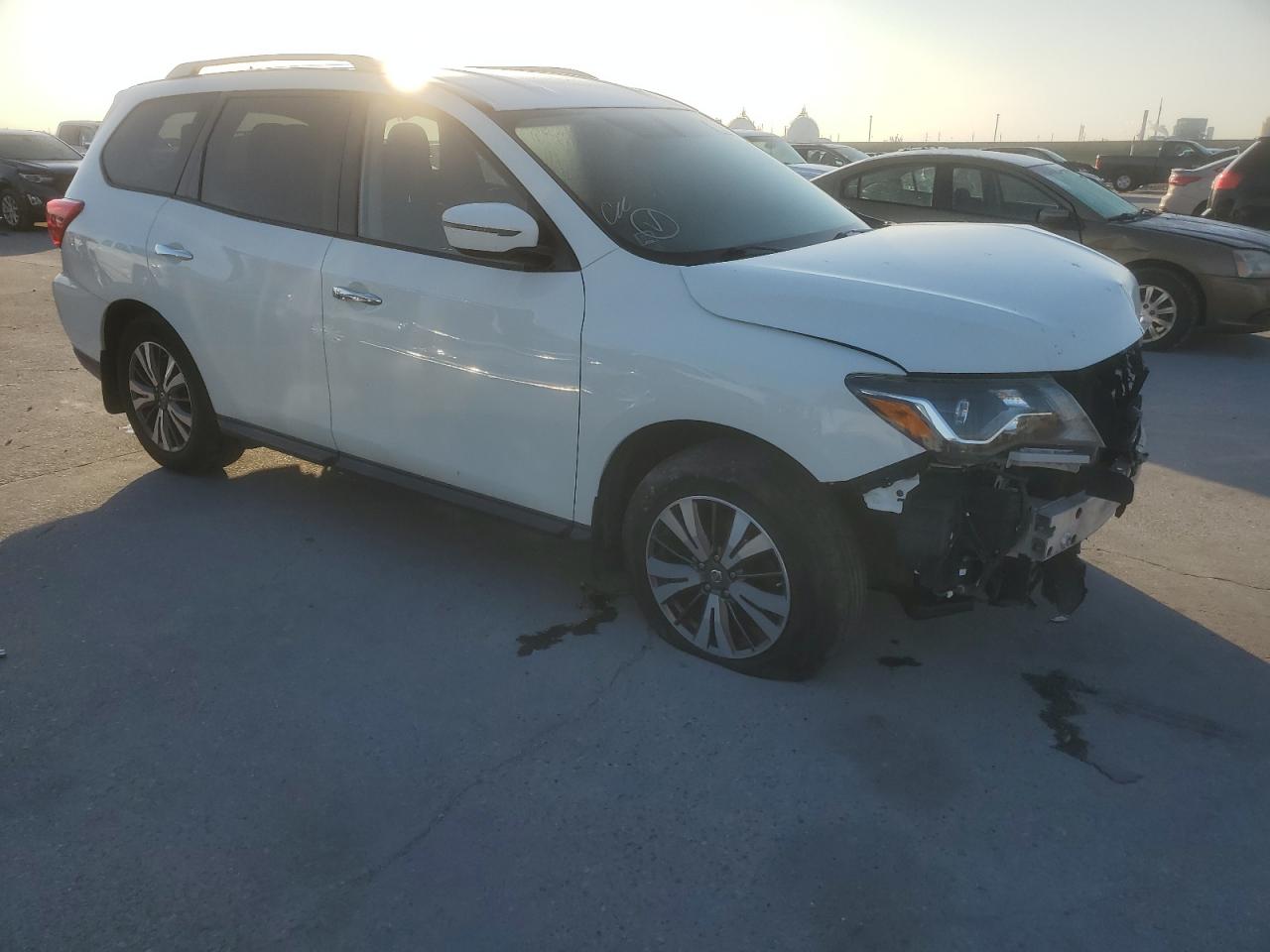 Nissan Pathfinder S Image 7