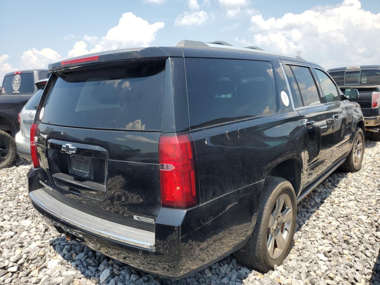 Chevrolet Suburban K1500 Premier Image 2