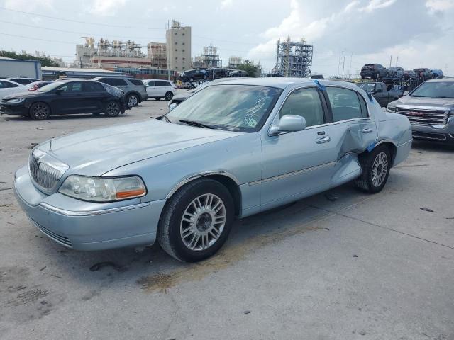  Salvage Lincoln Towncar
