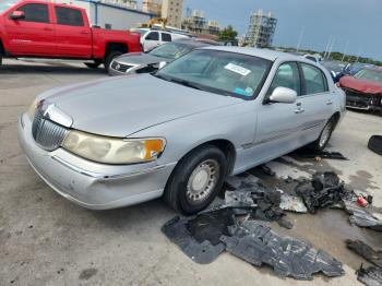  Salvage Lincoln Towncar