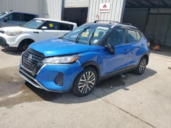  Salvage Nissan Kicks