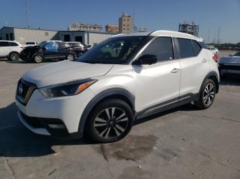  Salvage Nissan Kicks