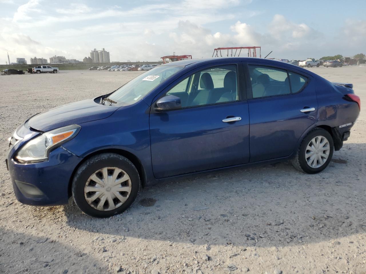 Nissan Versa S Image 1