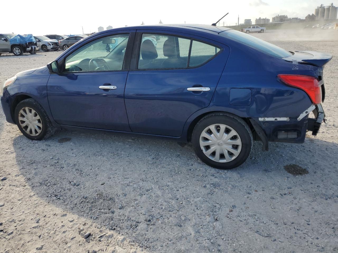 Nissan Versa S Image 3