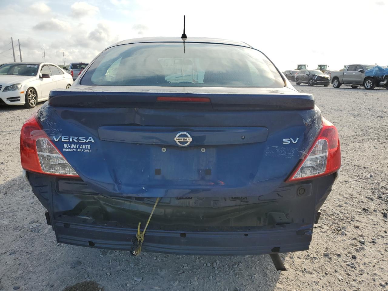 Nissan Versa S Image 6